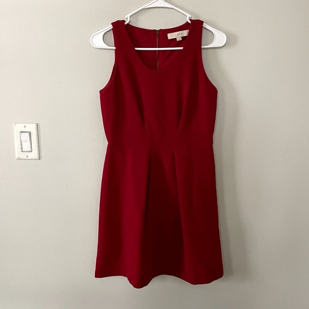 LOFT‎ red fitted sleeveless dress bright red comfortable darts semi formal